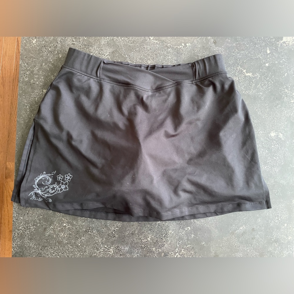 Women’s Bike Skort with built in Chamois Shorts. Like New